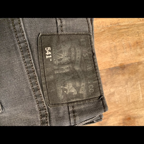 Men Levi 501’s w46 L32 grey - Picture 3 of 4